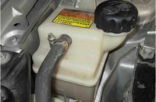 防冻液可以混用吗？解析汽车防冻液的兼容性问题