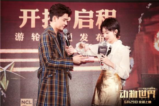 刘亦菲与李易峰的最新消息，星光璀璨，共谱影视佳话