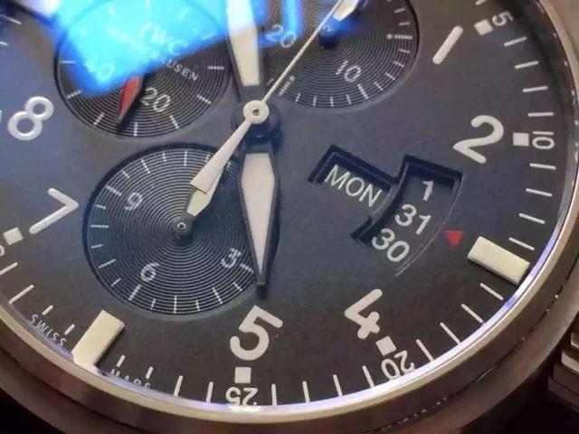 IWC飞行员小王子最新款——时尚与精密工艺的完美结合