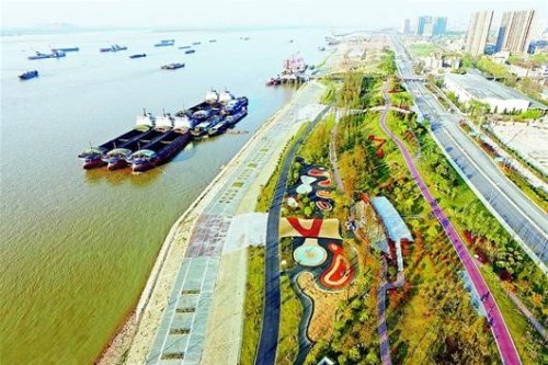 青山二期江滩最新实景，自然与人文的和谐共融