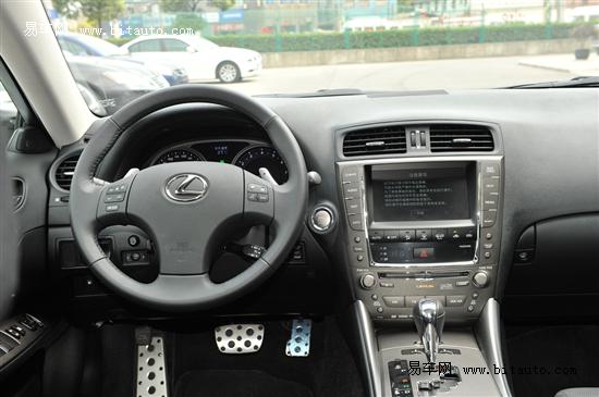 Lexus IS300，精工细琢的豪华轿车典范