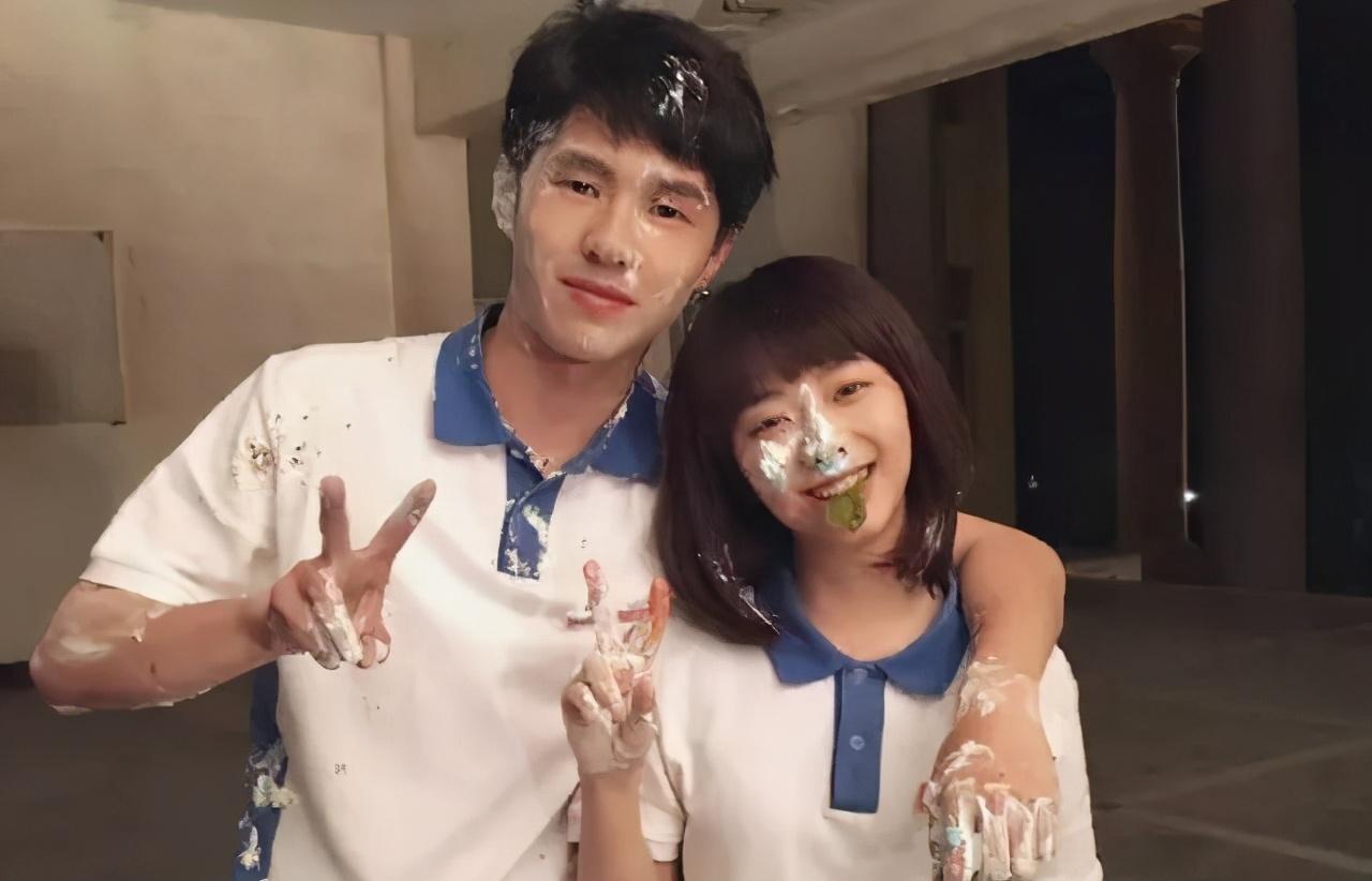 刘昊然与谭松韵的最新消息，星光璀璨，共谱青春乐章